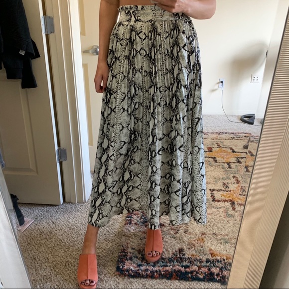 Promesa Dresses & Skirts - Hiss skirt shop Zoco